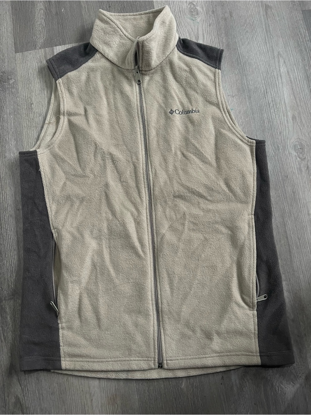 Columbia Two-Tone Beige and Dark Gray Fleece Vest